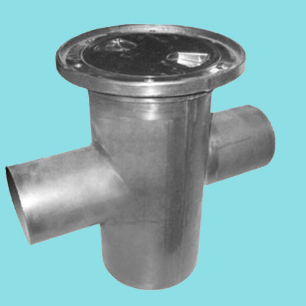 Greasetrap inspection chamber with lid